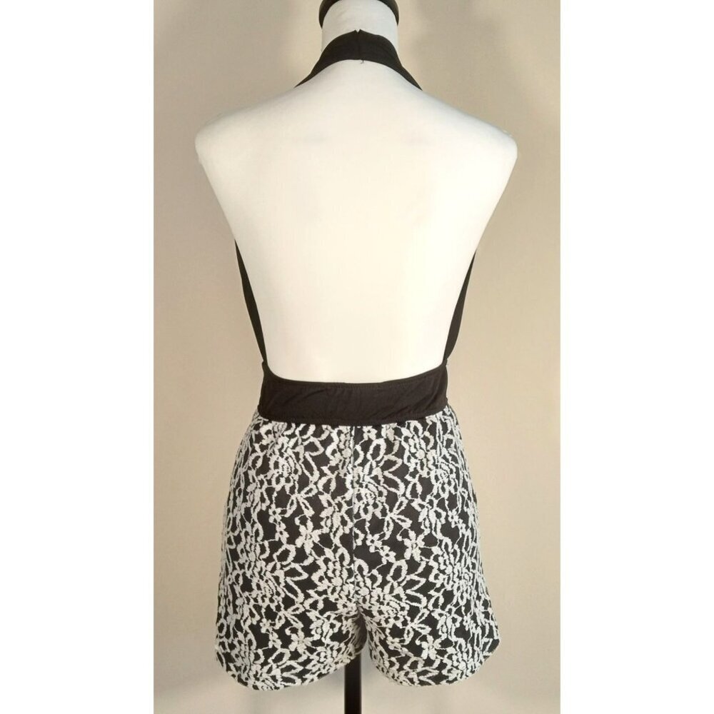 Stilettos Black & White Textured Romper Size Medium Fun and Sexy all in one Pock - Picture 9 of 16